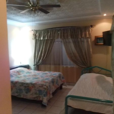 Alexander B&B Alajuela Buitenkant foto