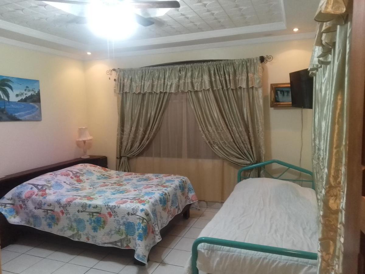 Alexander B&B Alajuela Buitenkant foto