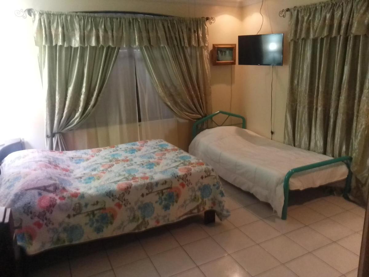 Alexander B&B Alajuela Buitenkant foto