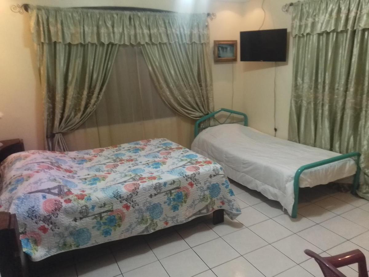 Alexander B&B Alajuela Buitenkant foto